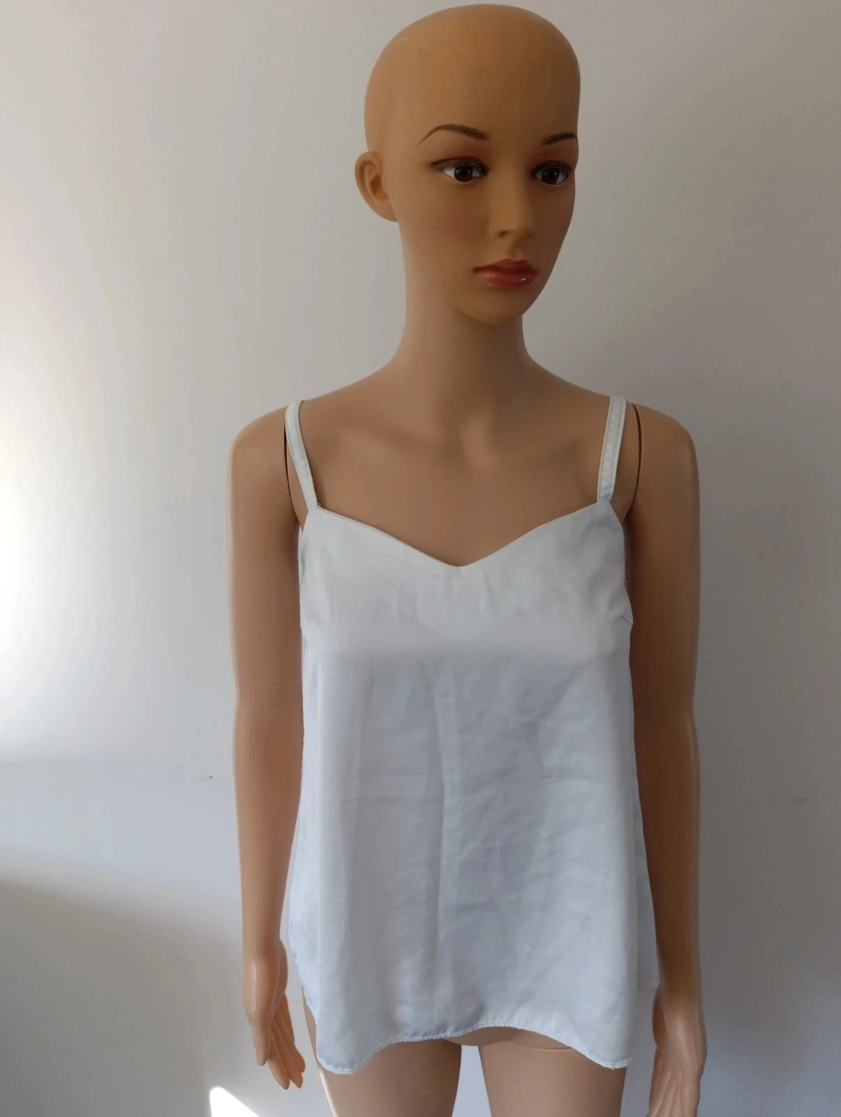 Caraco blanco para mujer – Tank top fluido con tirantes finos – Talla S/M – photo 3